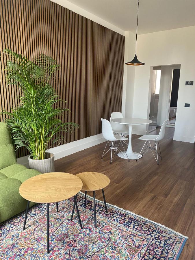 Loft Manzoni 37 Apartment เกรโมนา ภายนอก รูปภาพ